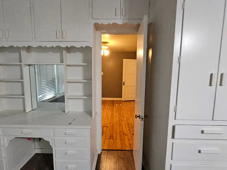 2620 N Elm St — Photo 18