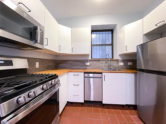 Rented by City Connections Realty | media 26