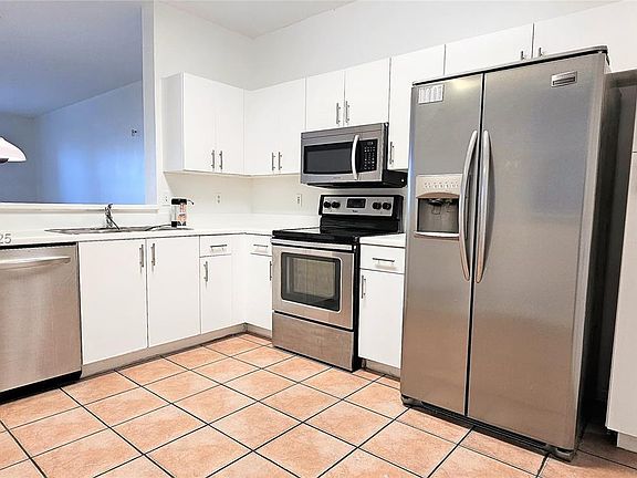 5th image of 2058 Madeira Dr