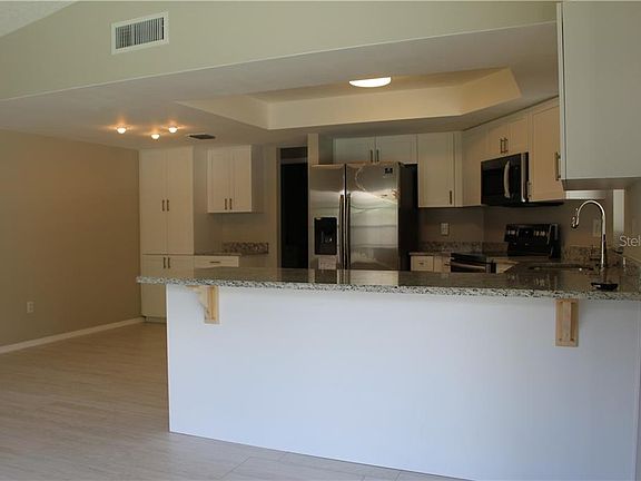 5th image of 4207 Windtree Dr