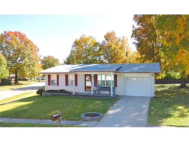 3225 Wellington Dr photo 1