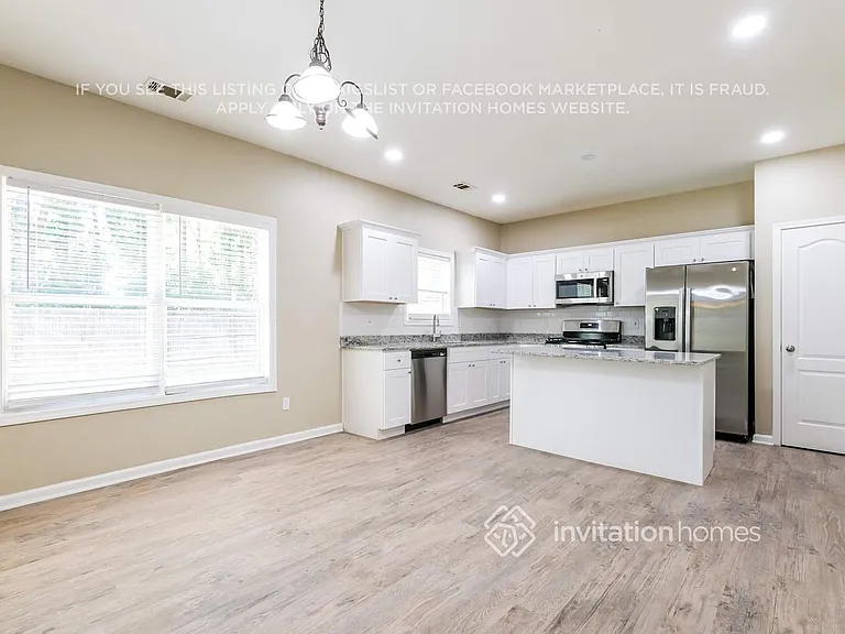 100 Barberry Ln — Photo 8