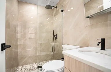 Rented by R New York