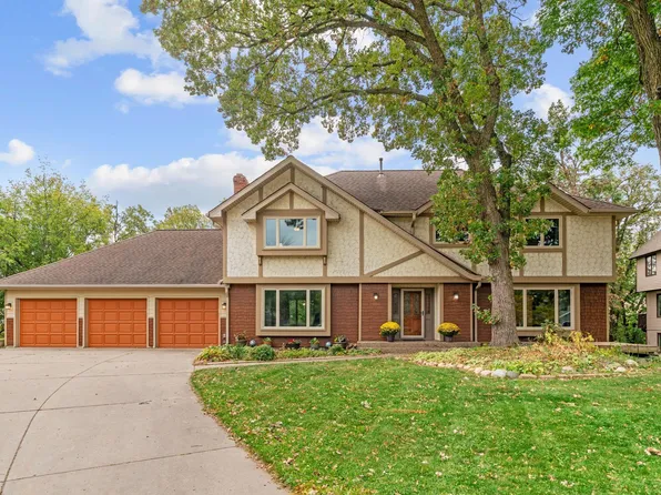 1005 Hilloway Cir, Burnsville, MN 55306