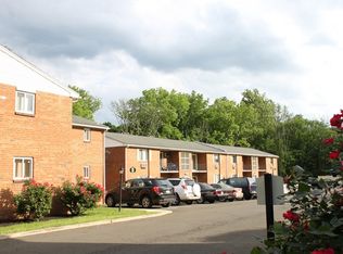 240 E County Line Rd, Hatboro, PA 19040