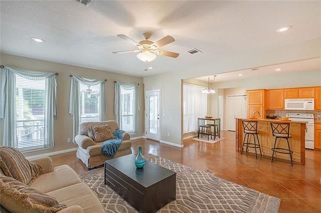1st image of 309 Verbena Dr