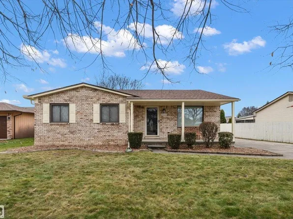 39719 Rita Dr, Clinton Township, MI 48038