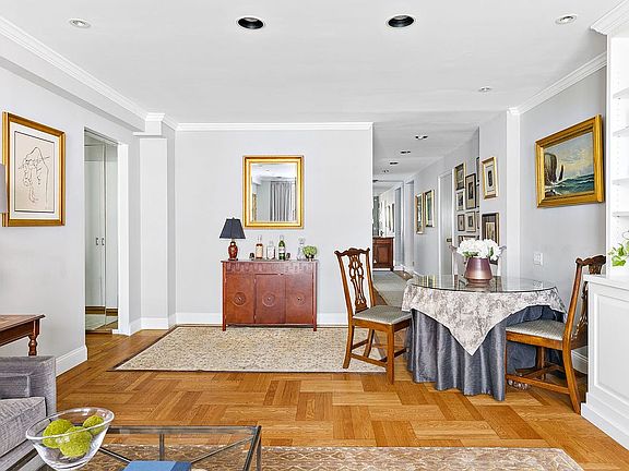 3rd image of 30 Beekman Pl #5D