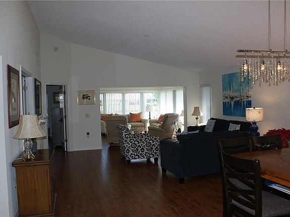 5th image of 833 Harrington Lake Ln #38