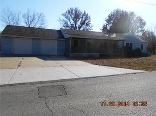 841 NE 88th St, Kansas City, MO 64155
