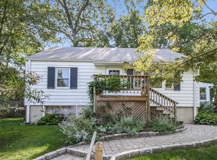 75 Samp Mortar Dr, Fairfield, CT 06824