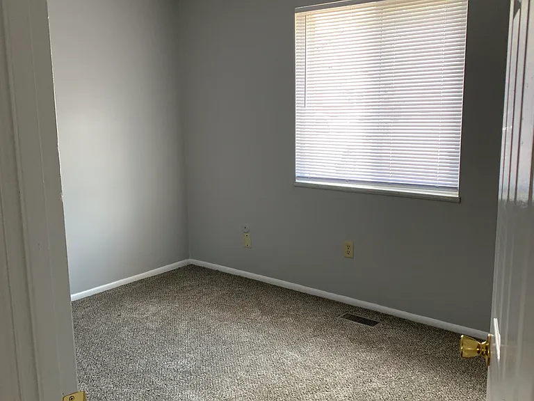 122 Maynard Dr — Photo 7