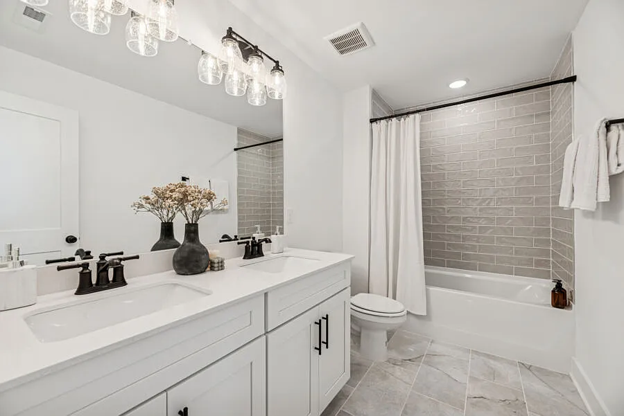 5 bed, 3.5 bath, 2436 sqft, $750 — Photo 4