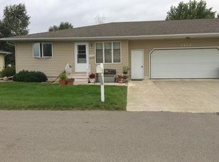 1424 Regency Ln, Albert Lea, MN 56007