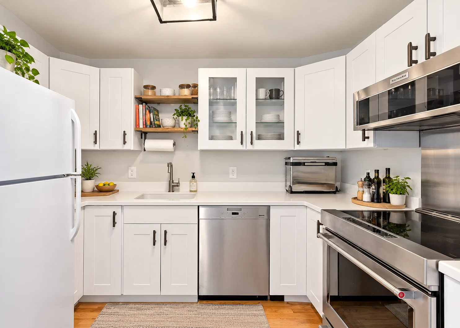 2 bed, 840 sqft, $2,200 — Photo 2