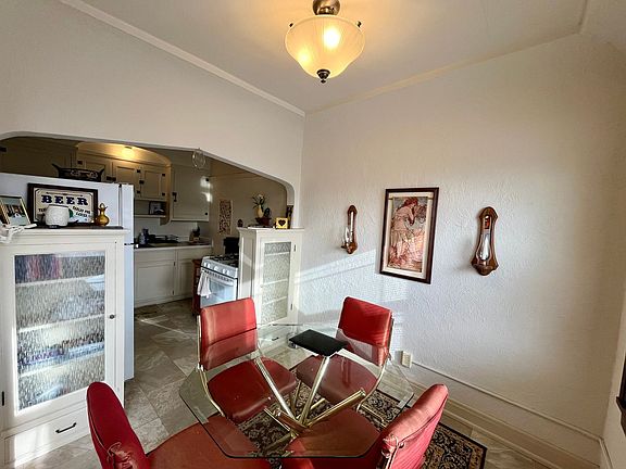 4th image of 4460 N Oakland Ave #35