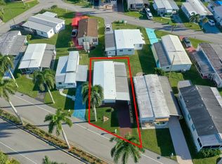 8530 SW 18th St, Davie, FL 33324