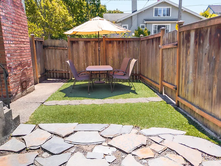 4803 Stone Way N — Photo 26