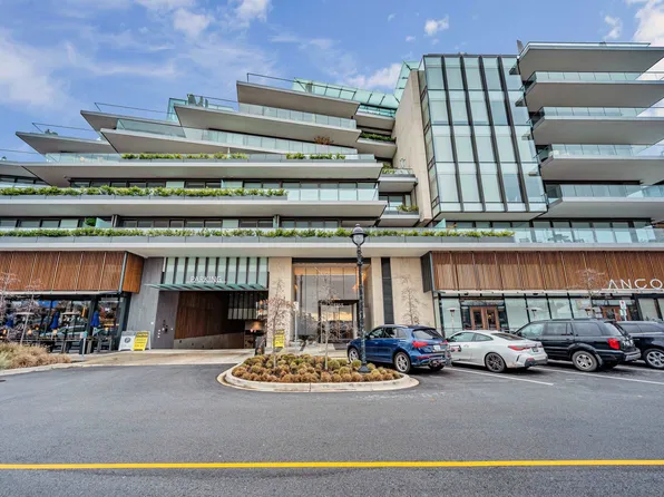 1355 Bellevue Ave #214, West Vancouver, BC V7T 0B4