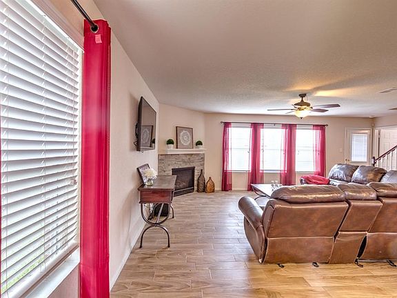 3rd image of 3039 Madison Elm St