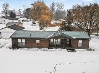 1283 S Waldron Rd, Crystal, MI 48818