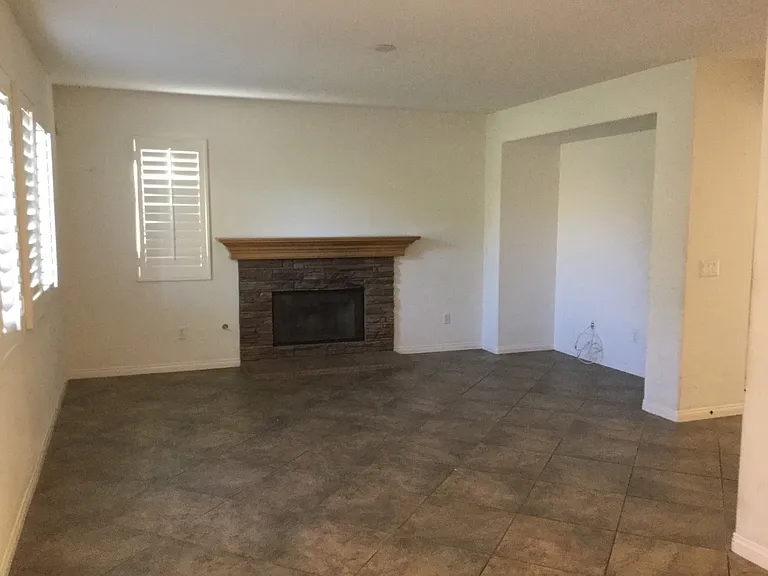11408 Magnolia St — Photo 6