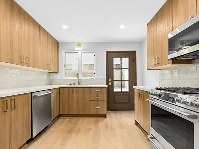 1027 Arcadia Ave #C — Photo 4