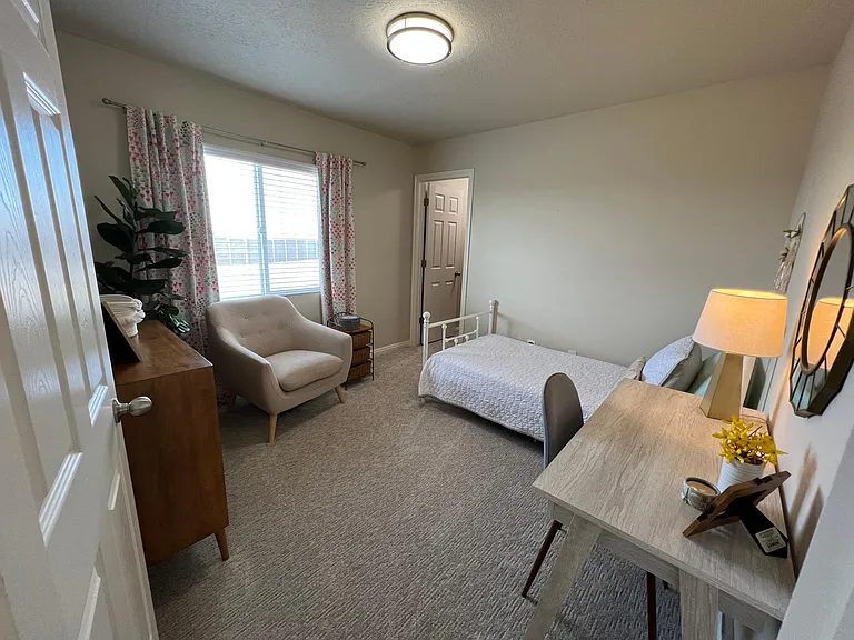 1043 N 740 W — Photo 11