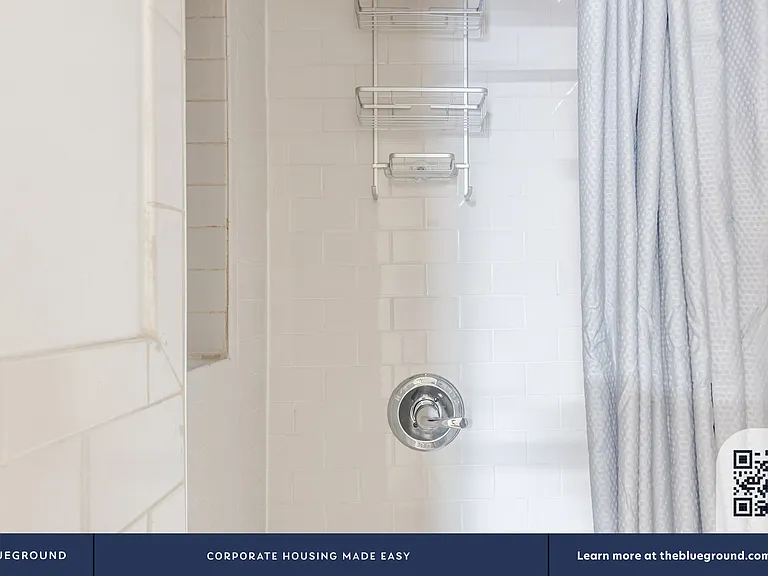 316 W 14th St #24 — Photo 15