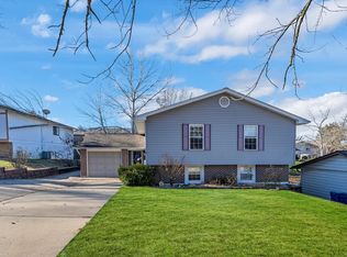 5 Shadow Wood Ct, Saint Charles, MO