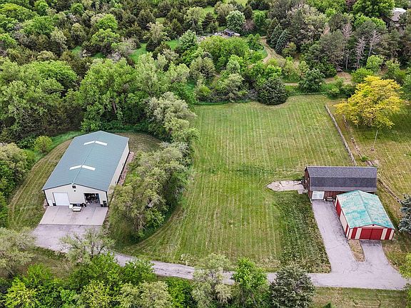 3rd image of 10800 Cromwell Dr