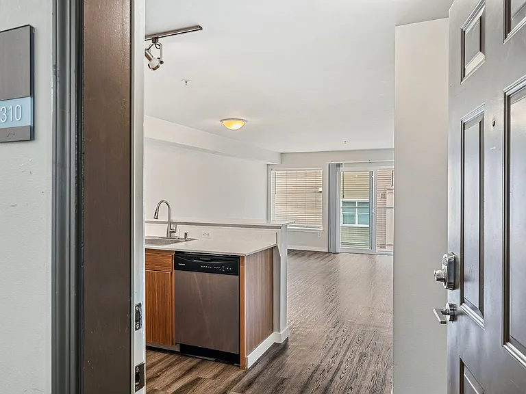 West Side Flats South — Photo 10