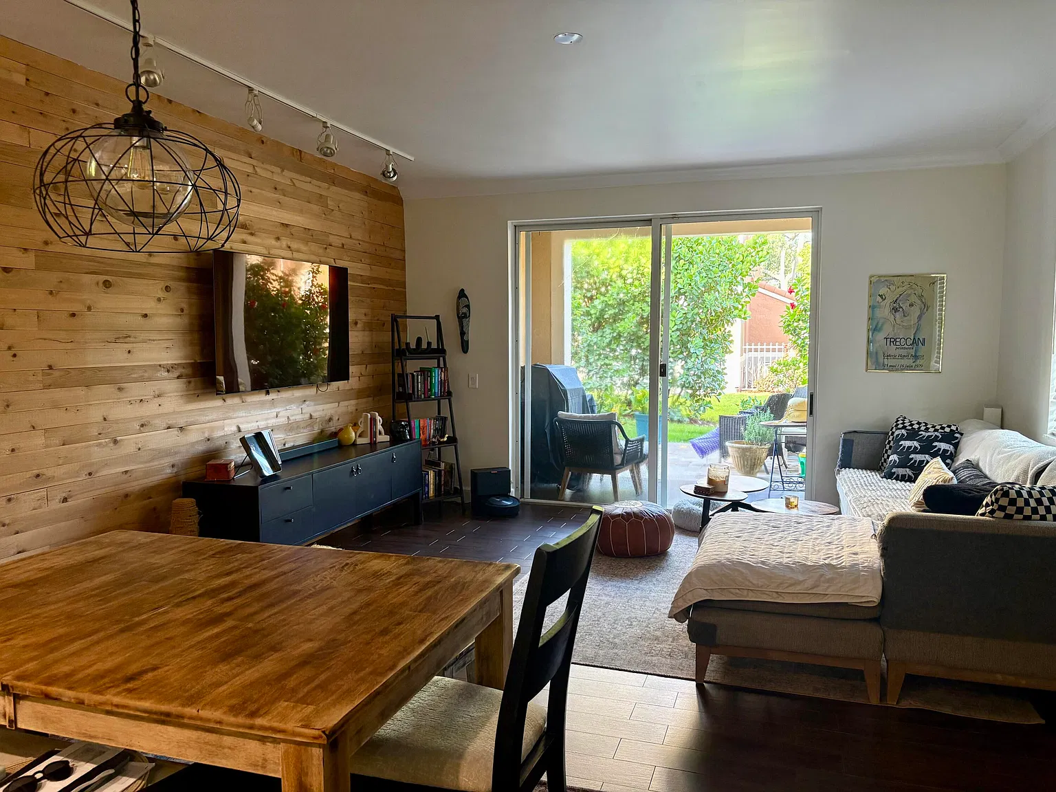 2 bed, 2.5 bath, 1401 sqft, $6,400 — Photo 4