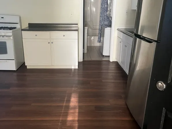 844 Lakeview Ave, Lowell, MA 01850