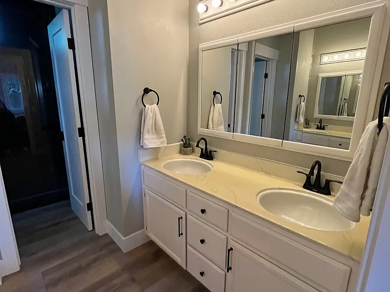 9322 Laguna Pointe Way — Photo 17