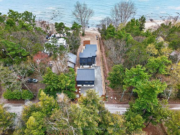 2nd image of 160 Tiny Beaches Rd N