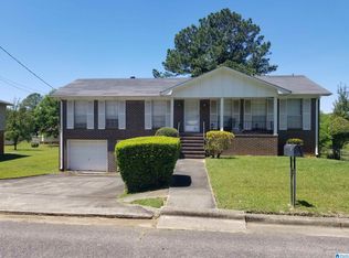 8 Royal Coach Cir, Bessemer, AL 35022