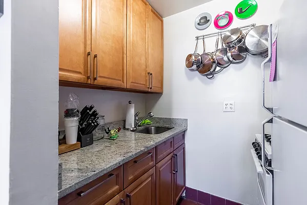 Rented by Bond New York | media 73