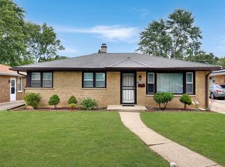 2041 Linden Ave, Waukegan, IL 60087