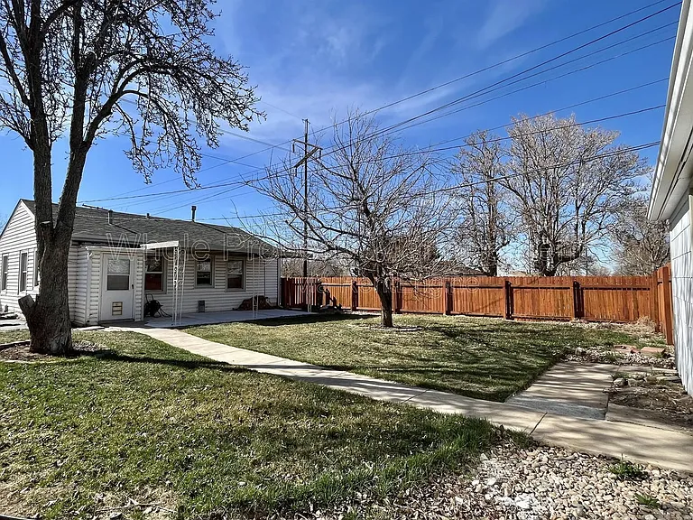 4360 Saint Paul St — Photo 24