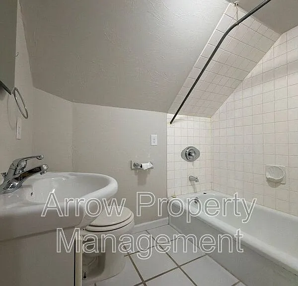 5121 Pioneers Blvd — Photo 23