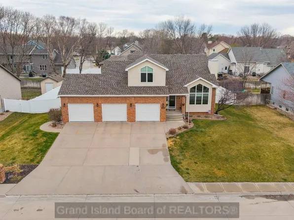 2522 Parkview Dr, Grand Island, NE 68801