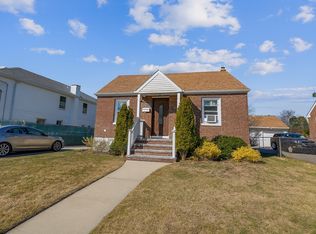 83 Robinwood Ave, Hempstead, NY 11550