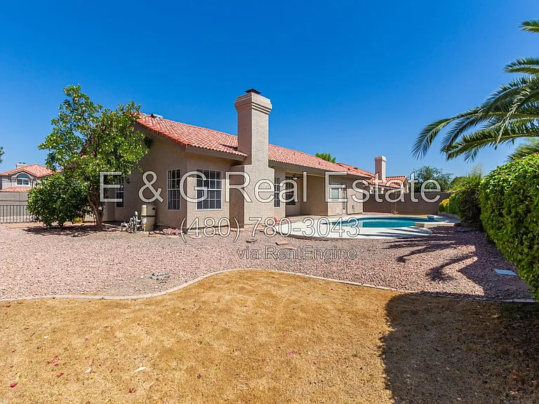 8495 S Maple Ave — Photo 32