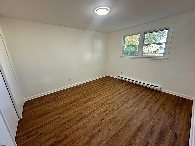 1653 Beach Ave #A — Photo 10