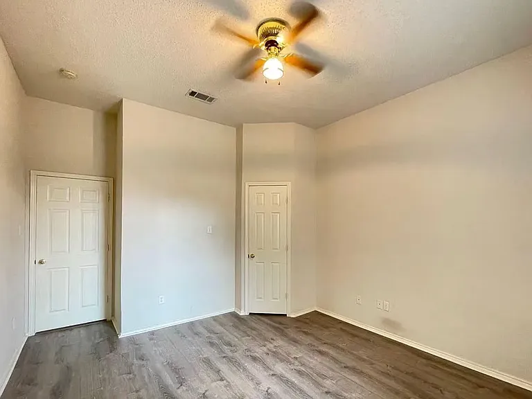 5106 Springflower Dr — Photo 6