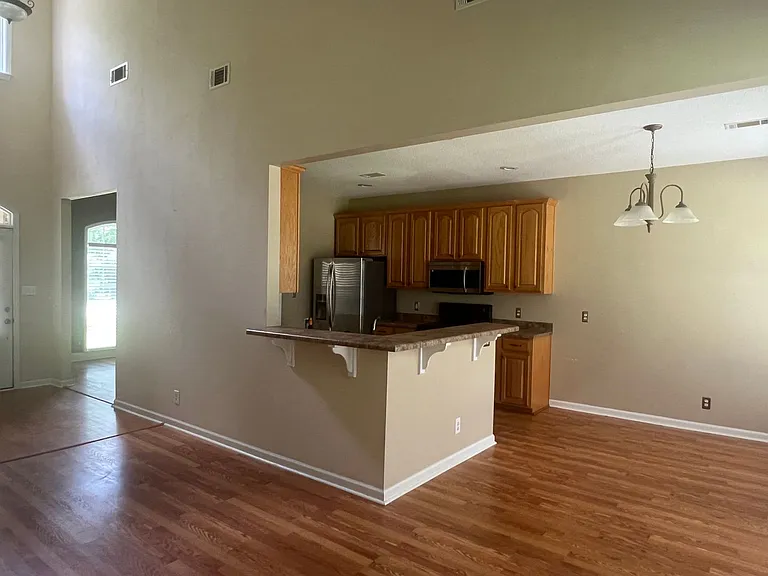 136 Joycliff Cir — Photo 7