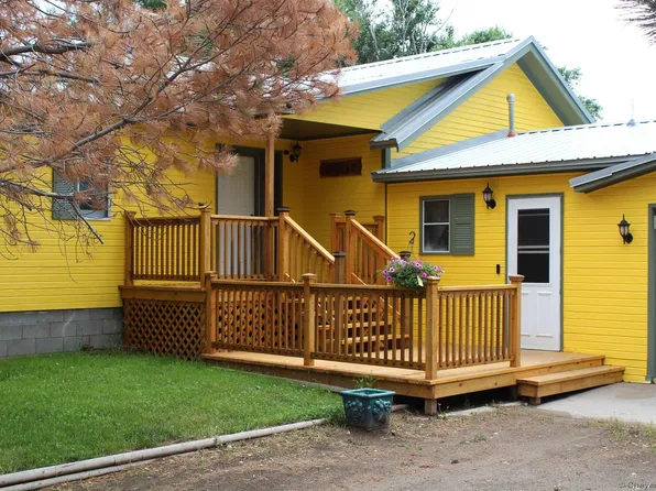 320 E Fairview Rd, Wheatland, WY 82201