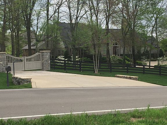 2nd image of 7209 Prairie Falcon Dr