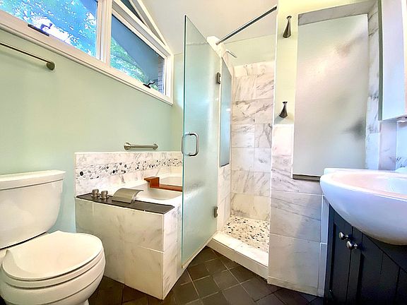 Master bathroom 